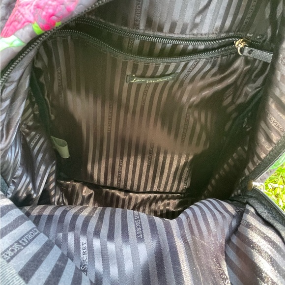 VICTORIA’S SECRET Tropical Paradise City Backpack, Sunglasses & FREE Beach Towel - Picture 5 of 17